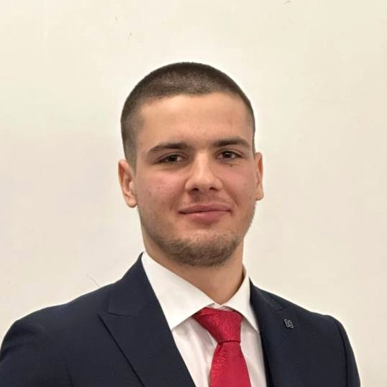 Илья Манжиков, преподаватель — Математика и физика