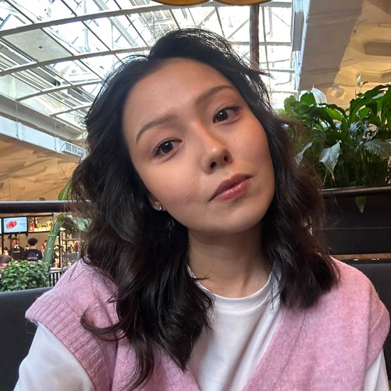 Мария Алмазбекова, преподаватель — Английский